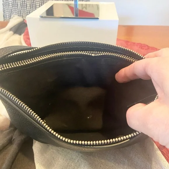 Marc Jacobs Black Pebbled Leather Crossbody Bag - Picture 7 of 11